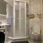 Homestay Helles Dachzimmer Schenkendobern