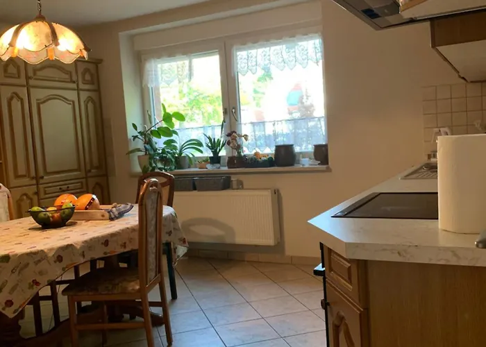 Helles Dachzimmer * Schenkendobern