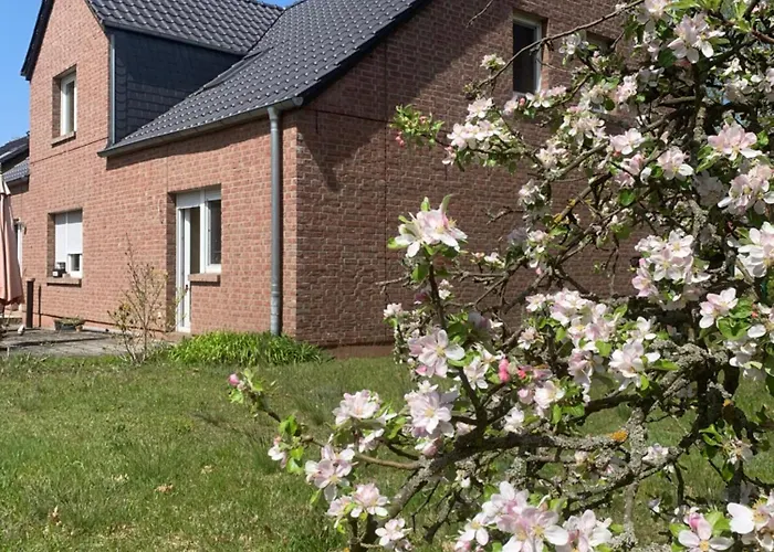 Helles Dachzimmer Privatunterkunft *